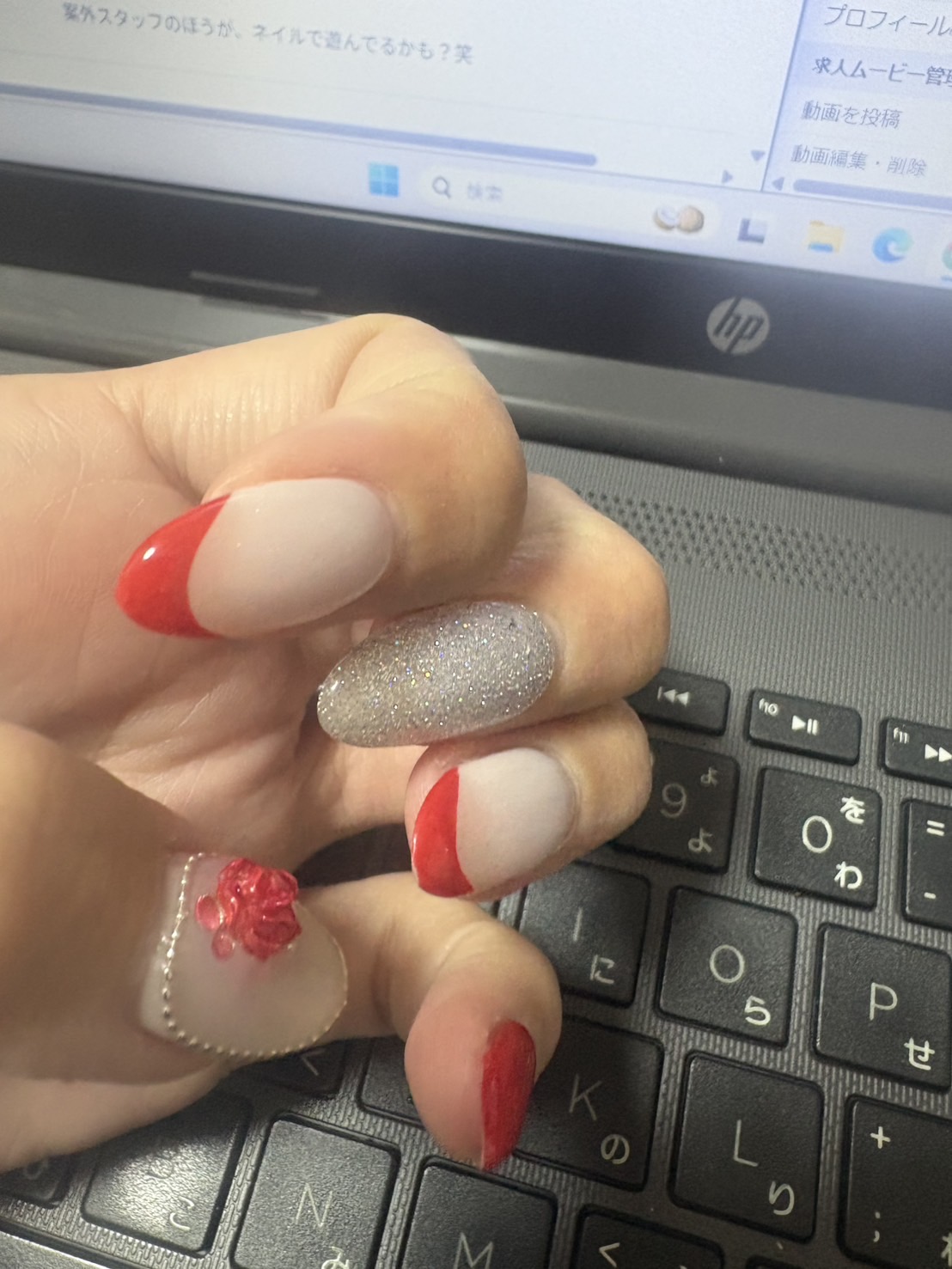 🌹バラネイルで気分上がった日💅スタッフもちょっと可愛くいたいよね